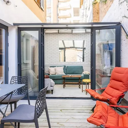 Apartment Townhouse Near Port & Old Town *