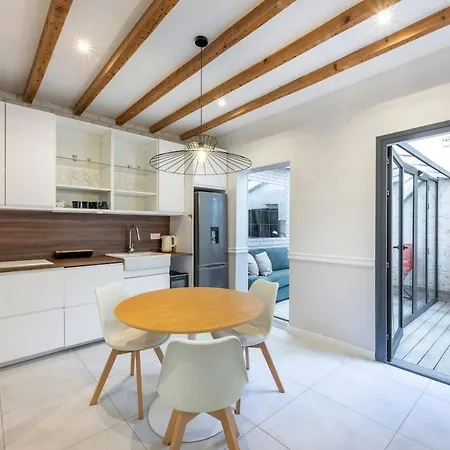 Townhouse Near Port & Old Town Lejlighed *