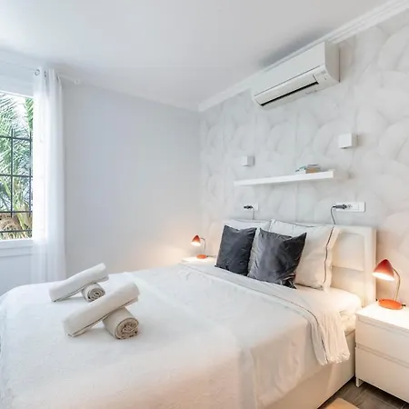 Lejlighed Townhouse Near Port & Old Town *