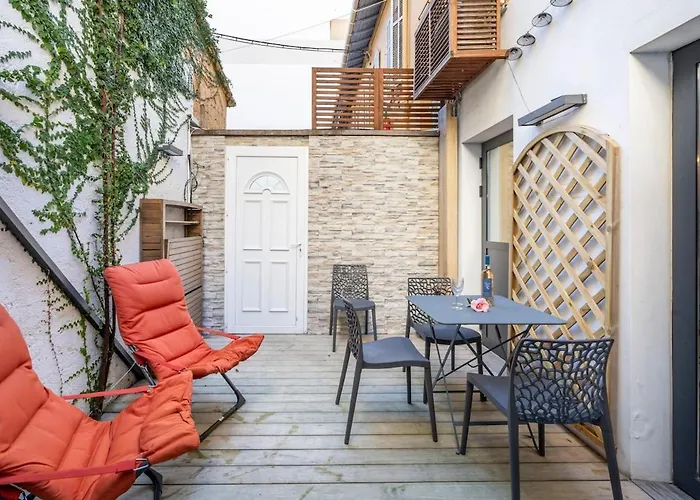 Townhouse Near Port & Old Town